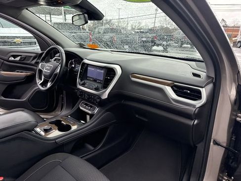 Certified 2022 GMC Acadia SLE image 28