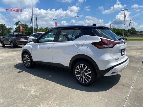 Used 2024 Nissan Kicks SV FWD image 5