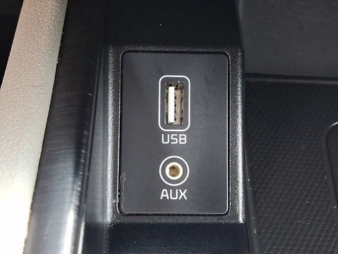 Used 2021 Kia Sedona EX FWD image 23