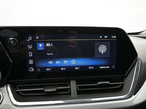 Certified 2025 Chevrolet Trax LT w/ LT Convenience Package image 16