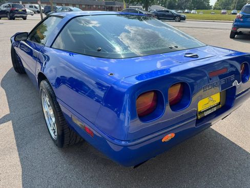 Used 1994 Chevrolet Corvette Coupe RWD image 6