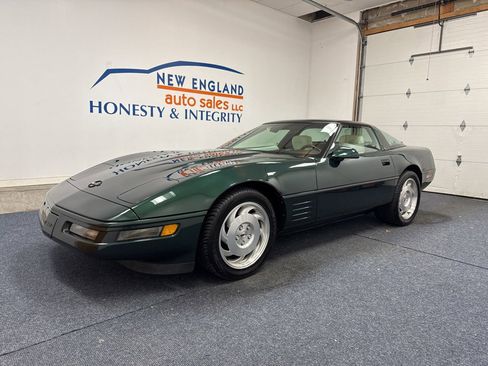 Used 1993 Chevrolet Corvette Coupe image 2