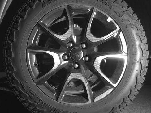Used 2025 Jeep Compass Trailhawk AWD/4WD image 14