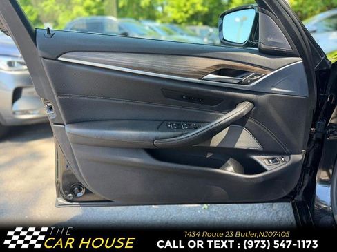 Used 2019 BMW 530e xDrive AWD/4WD image 11