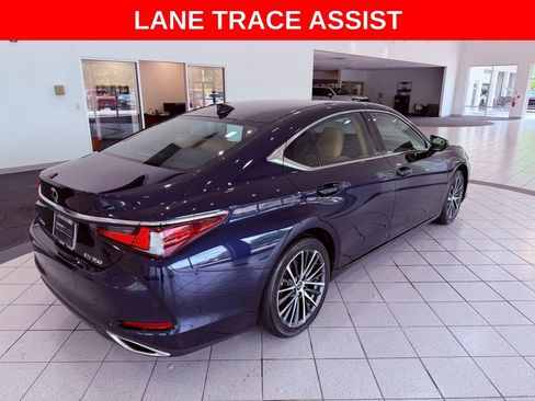 Certified 2022 Lexus ES 350 w/ Premium Package FWD image 7