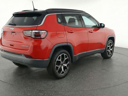 Used 2025 Jeep Compass Limited AWD/4WD image 9