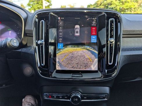 Used 2022 Volvo XC40 P8 Recharge Plus AWD/4WD image 20