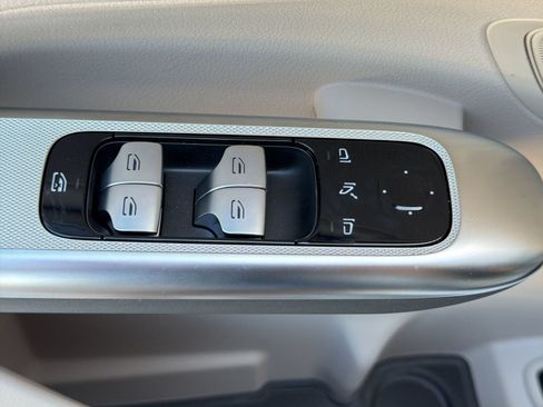 Used 2026 Mercedes-Benz GLC 300 image 19