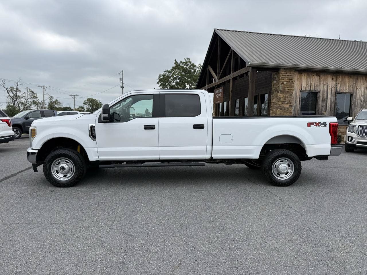 Used 2019 Ford F250 XL w/ Power Equipment Group AWD/4WD image 3