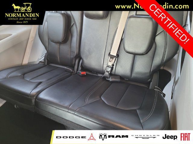Certified 2024 Chrysler Pacifica Touring-L FWD image 18