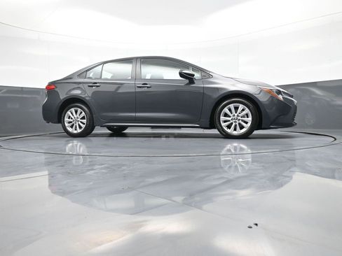 Certified 2023 Toyota Corolla LE image 28