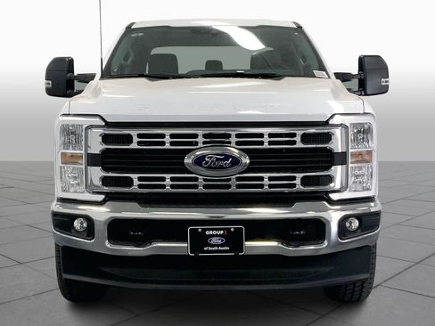 New 2026 Ford F250 XLT w/ FX4 Off-Road Package image 3