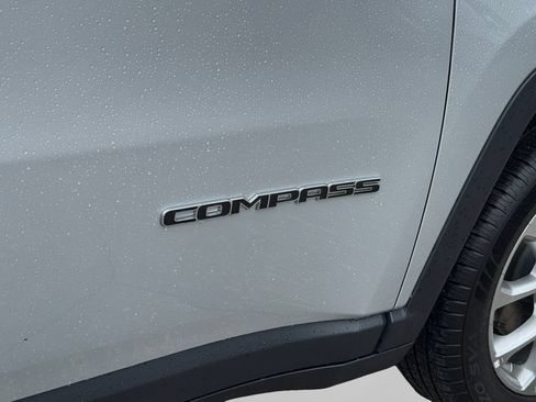 Used 2025 Jeep Compass Limited AWD/4WD image 11