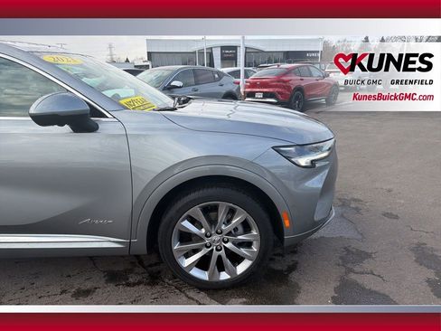 Used 2023 Buick Envision Avenir image 13