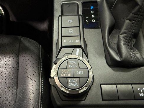 Used 2025 Toyota 4Runner TRD Off-Road image 15