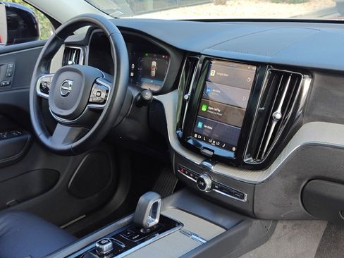 Used 2025 Volvo XC60 B5 Plus image 30