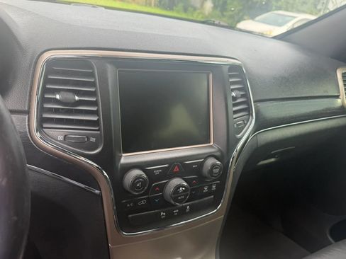 Used 2014 Jeep Grand Cherokee Limited AWD/4WD image 14