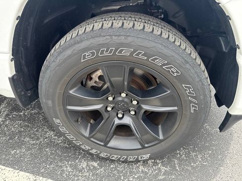 Used 2023 RAM 1500 Big Horn AWD/4WD image 42