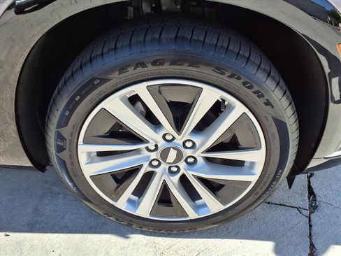Certified 2026 Cadillac Vistiq Luxury AWD/4WD image 7