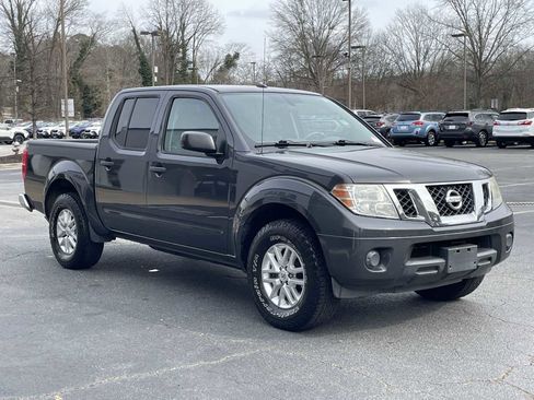 Used 2015 Nissan Frontier SV image 4