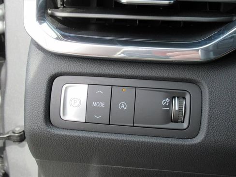 Used 2025 GMC Acadia Elevation FWD image 22