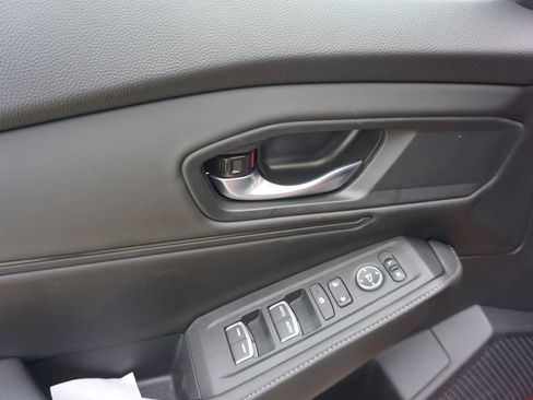 Used 2025 Honda Accord Sport image 4