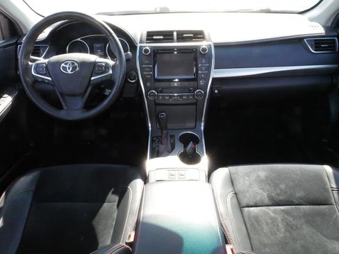 Used 2017 Toyota Camry XSE image 10