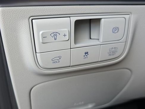 New 2025 Hyundai Tucson Limited image 35