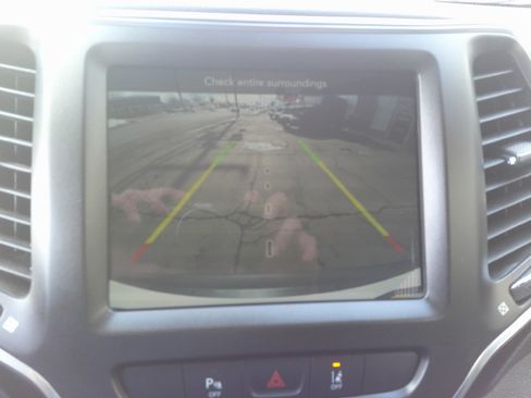 Used 2021 Jeep Cherokee Trailhawk w/ Premium Leather Package image 26