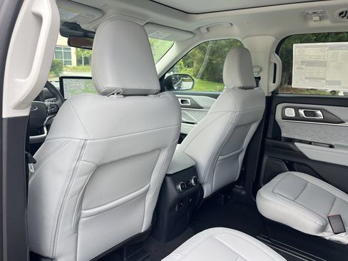 New 2026 Ford Explorer Platinum w/ LUX Leather Package AWD/4WD image 19