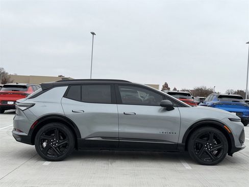 New 2026 Chevrolet Equinox EV RS image 3