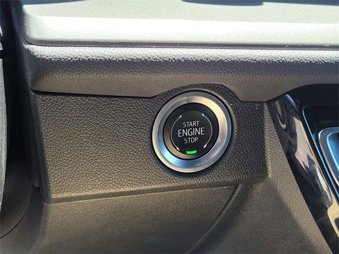 Used 2024 Chevrolet Traverse LT image 19