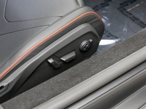 Used 2024 Lamborghini Revuelto image 36