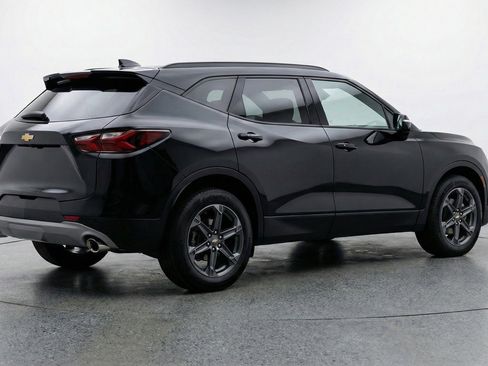 Used 2025 Chevrolet Blazer LT image 7