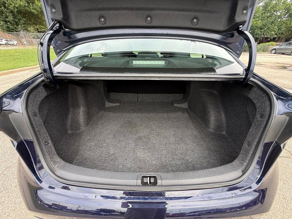 Used 2025 Toyota Corolla LE FWD image 33