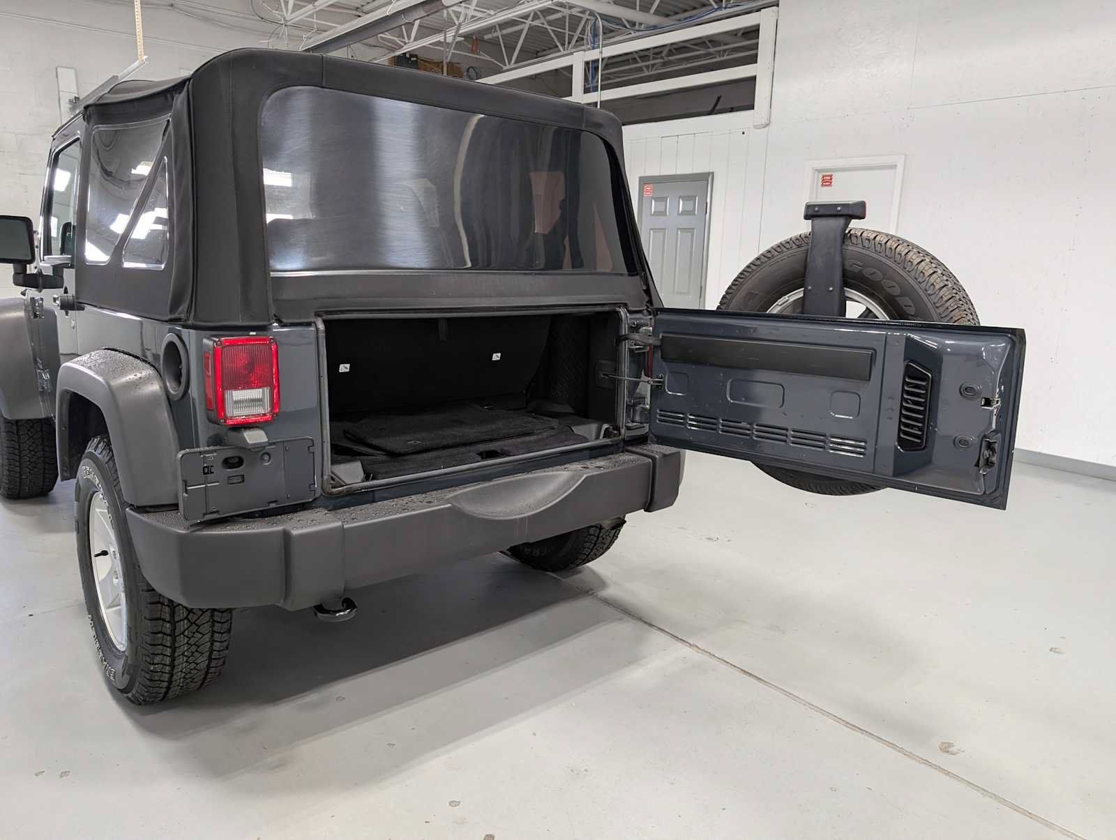 Used 2017 Jeep Wrangler Sport w/ Quick Order Package 23S AWD/4WD image 35
