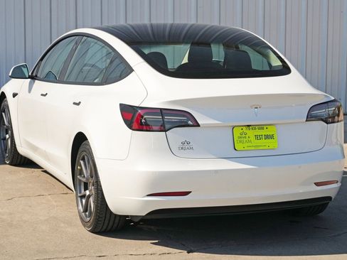 Used 2022 Tesla Model 3 image 48