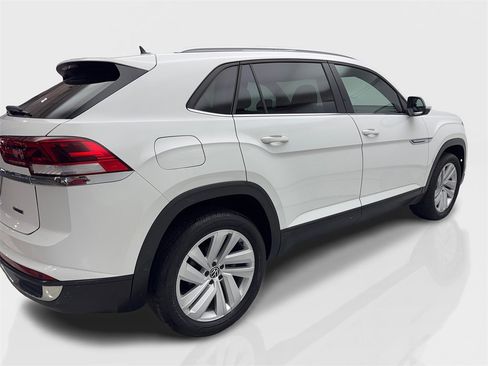 Used 2022 Volkswagen Atlas Cross Sport SE w/ Panoramic Sunroof Package image 13