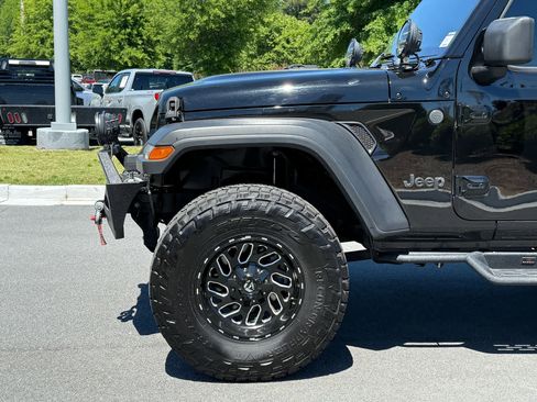 Used 2018 Jeep Wrangler Sport AWD/4WD image 11