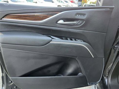 Used 2022 Cadillac Escalade ESV Premium Luxury image 20