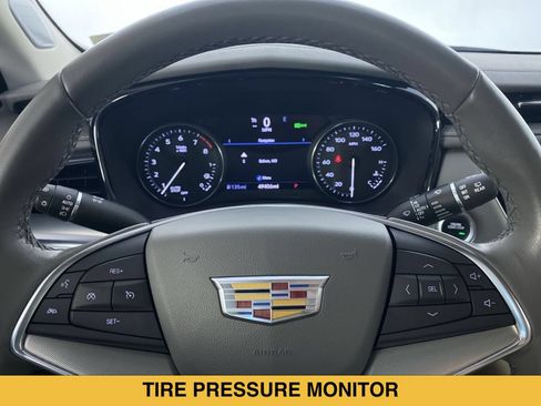 Used 2020 Cadillac XT5 Premium Luxury FWD image 3