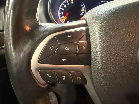 Used 2019 Jeep Grand Cherokee Limited AWD/4WD image 13