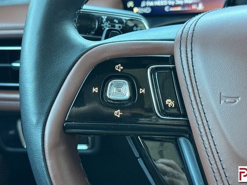 Used 2025 Lincoln Aviator Reserve AWD/4WD image 30