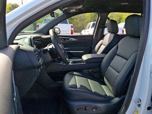 New 2026 Chevrolet Traverse LT w/ Driver Confidence Package AWD/4WD image 10