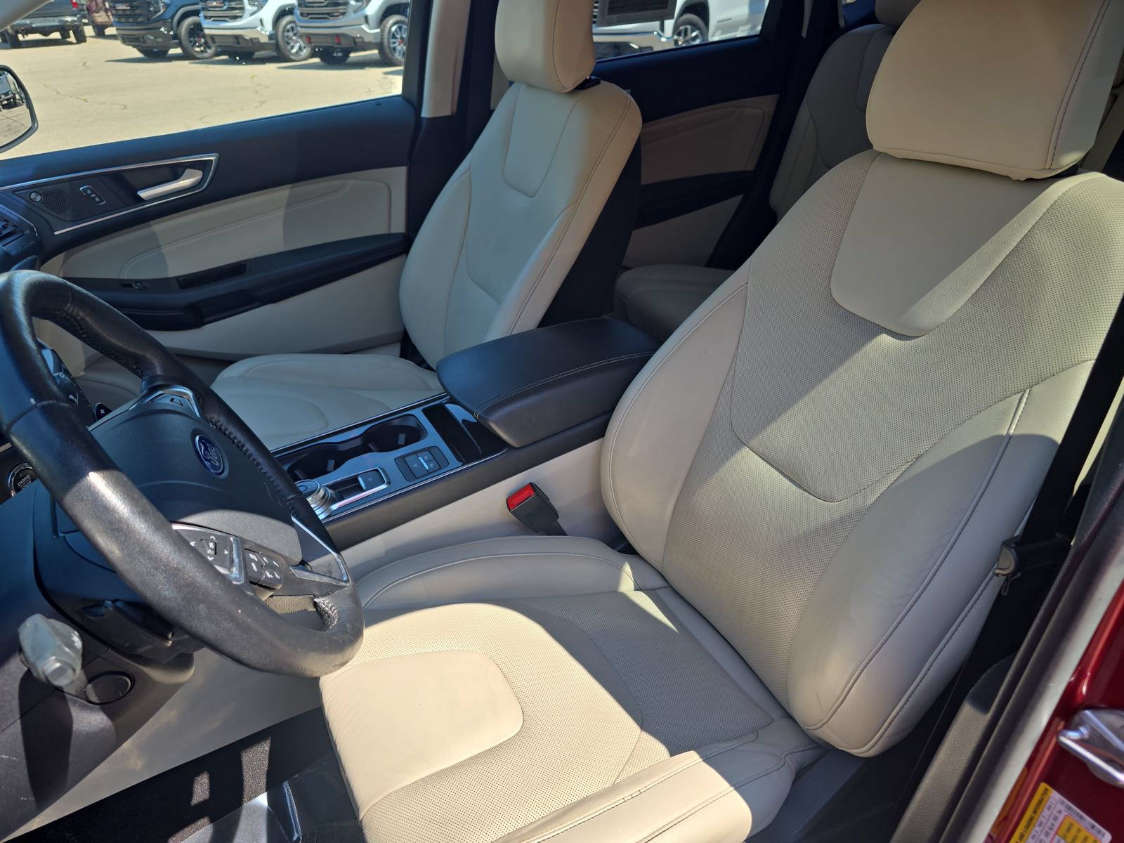 Used 2019 Ford Edge Titanium w/ Equipment Group 301A AWD/4WD image 14