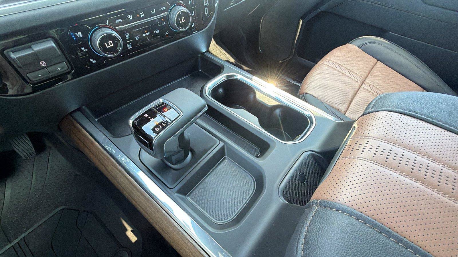 New 2026 Chevrolet Silverado 1500 High Country w/ High Country Premium Package AWD/4WD image 27