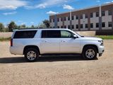 Used 2019 Chevrolet Suburban LT image 2