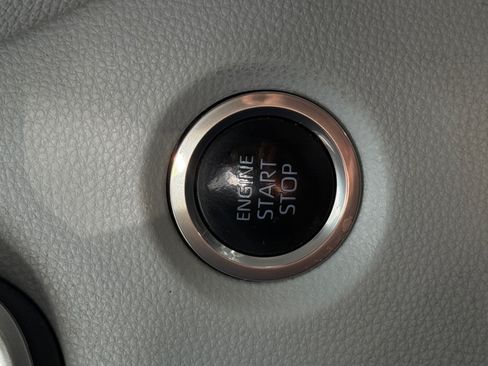 Used 2022 Toyota Corolla SE FWD image 30