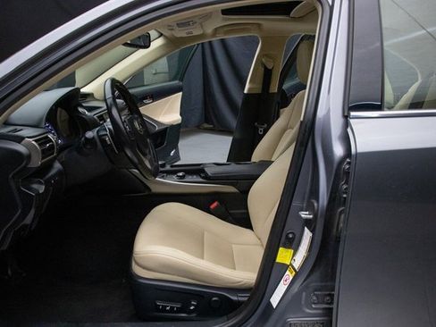 Used 2016 Lexus IS 300 AWD image 26