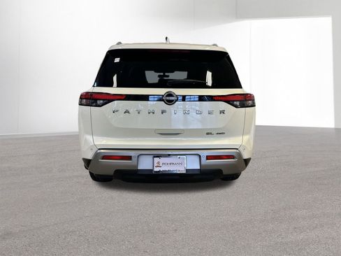 Certified 2024 Nissan Pathfinder SL image 34